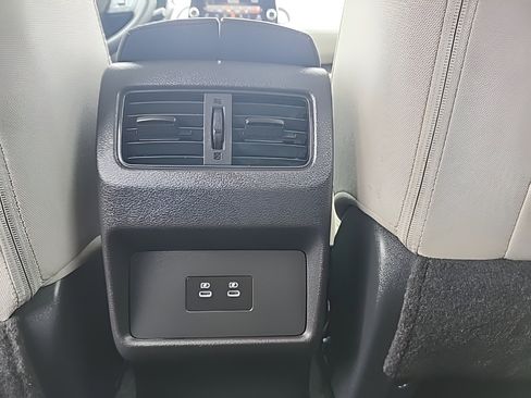 Used 2025 Nissan Rogue SV image 46