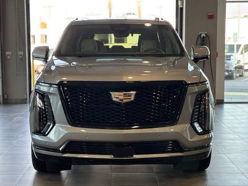 Used 2025 Cadillac Escalade Sport Platinum AWD/4WD image 13