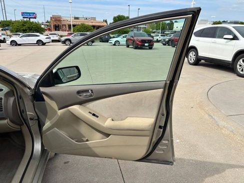 Used 2009 Nissan Altima 2.5 S FWD image 15