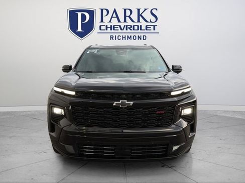 Used 2024 Chevrolet Traverse RS FWD image 2