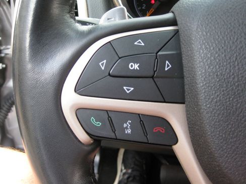 Used 2015 Jeep Grand Cherokee Limited AWD/4WD image 15