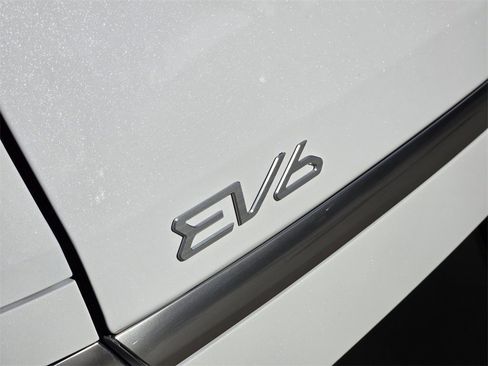 New 2025 Kia EV6 Wind image 7