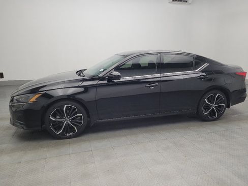 Used 2024 Nissan Altima 2.5 SR image 2