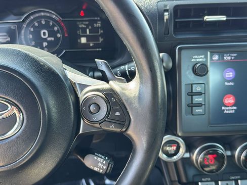 Used 2022 Toyota GR86 RWD image 16