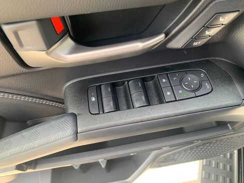 Used 2025 Toyota 4Runner Limited AWD/4WD image 13
