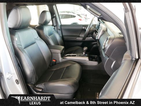Used 2021 Toyota Tacoma TRD Off-Road w/ TRD Premium Off Road Package AWD/4WD image 8