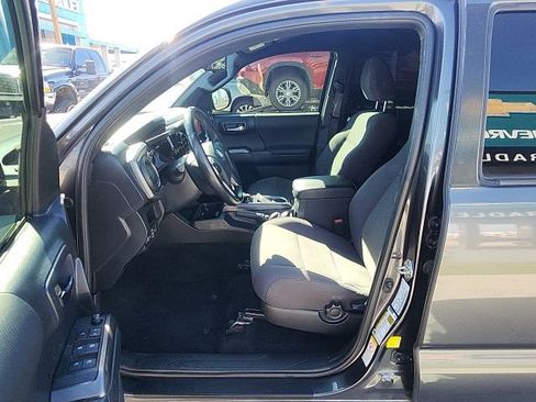 Used 2019 Toyota Tacoma TRD Off-Road w/ Technology Package image 20