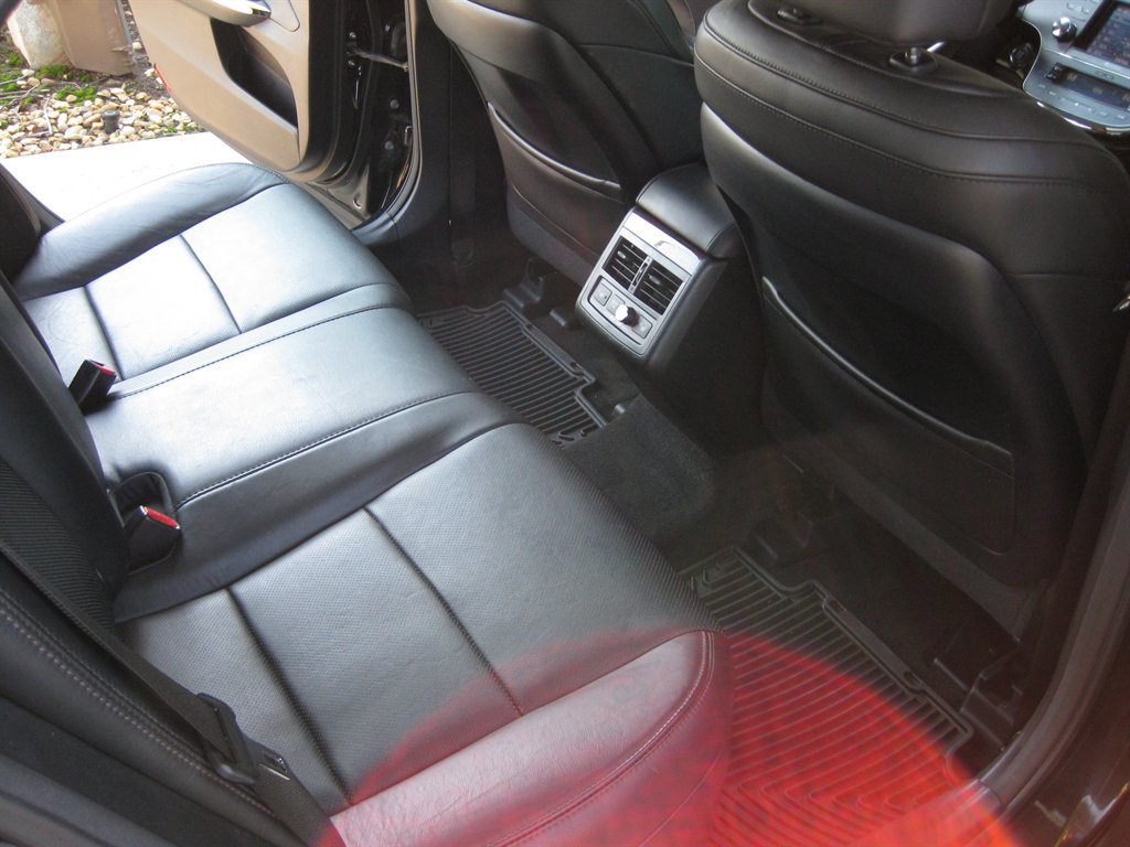 Used 2013 Toyota Avalon Limited FWD image 32