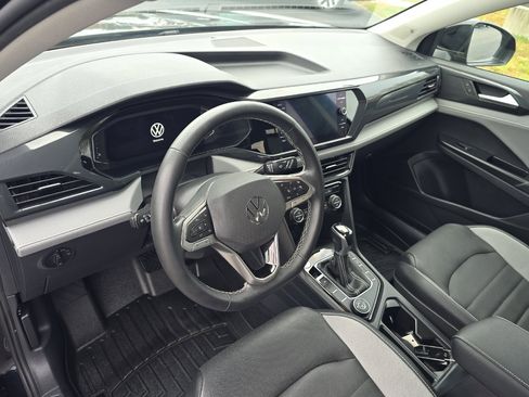 Used 2022 Volkswagen Taos SEL image 9