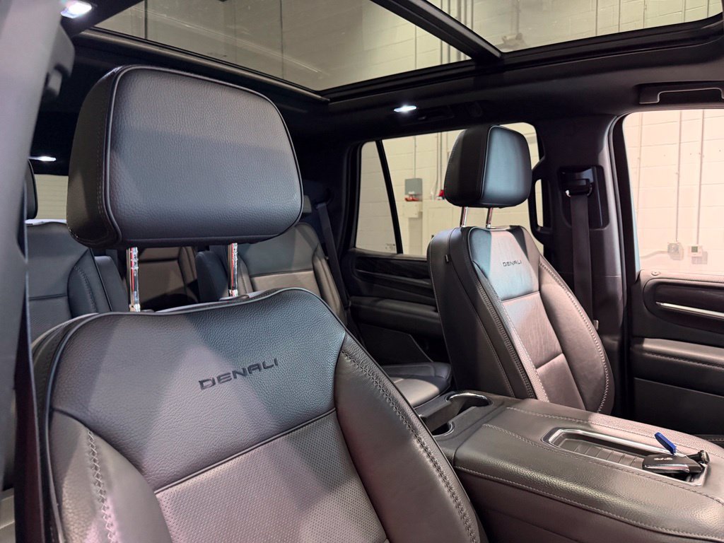 Used 2021 GMC Yukon Denali w/ Denali Premium Package AWD/4WD image 53