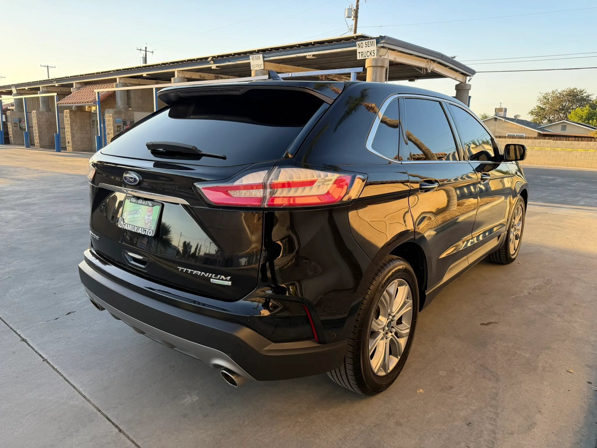 Used 2019 Ford Edge Titanium w/ Equipment Group 301A FWD image 9