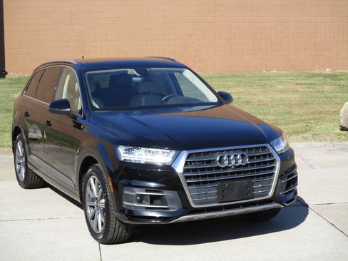 Used 2018 Audi Q7 3.0T Prestige w/ Prestige Package image 9