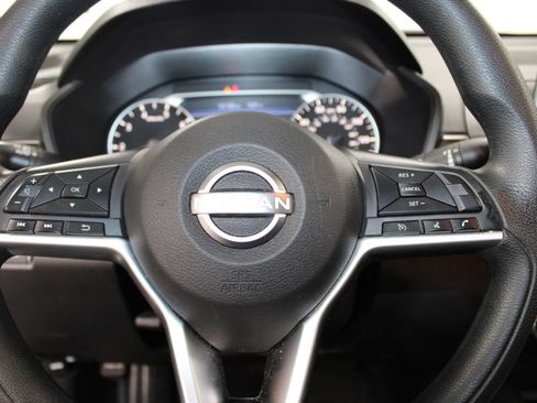 Used 2025 Nissan Altima 2.5 SV FWD image 23