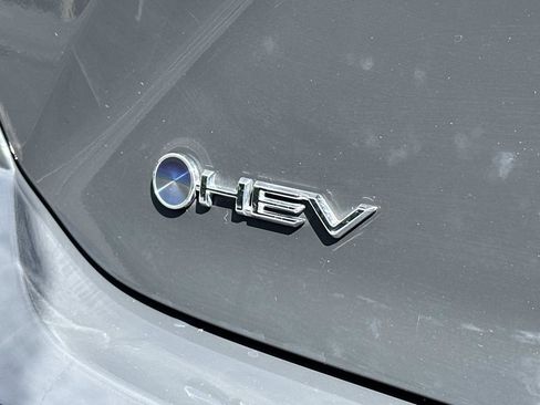 Used 2025 Toyota Camry SE FWD image 11