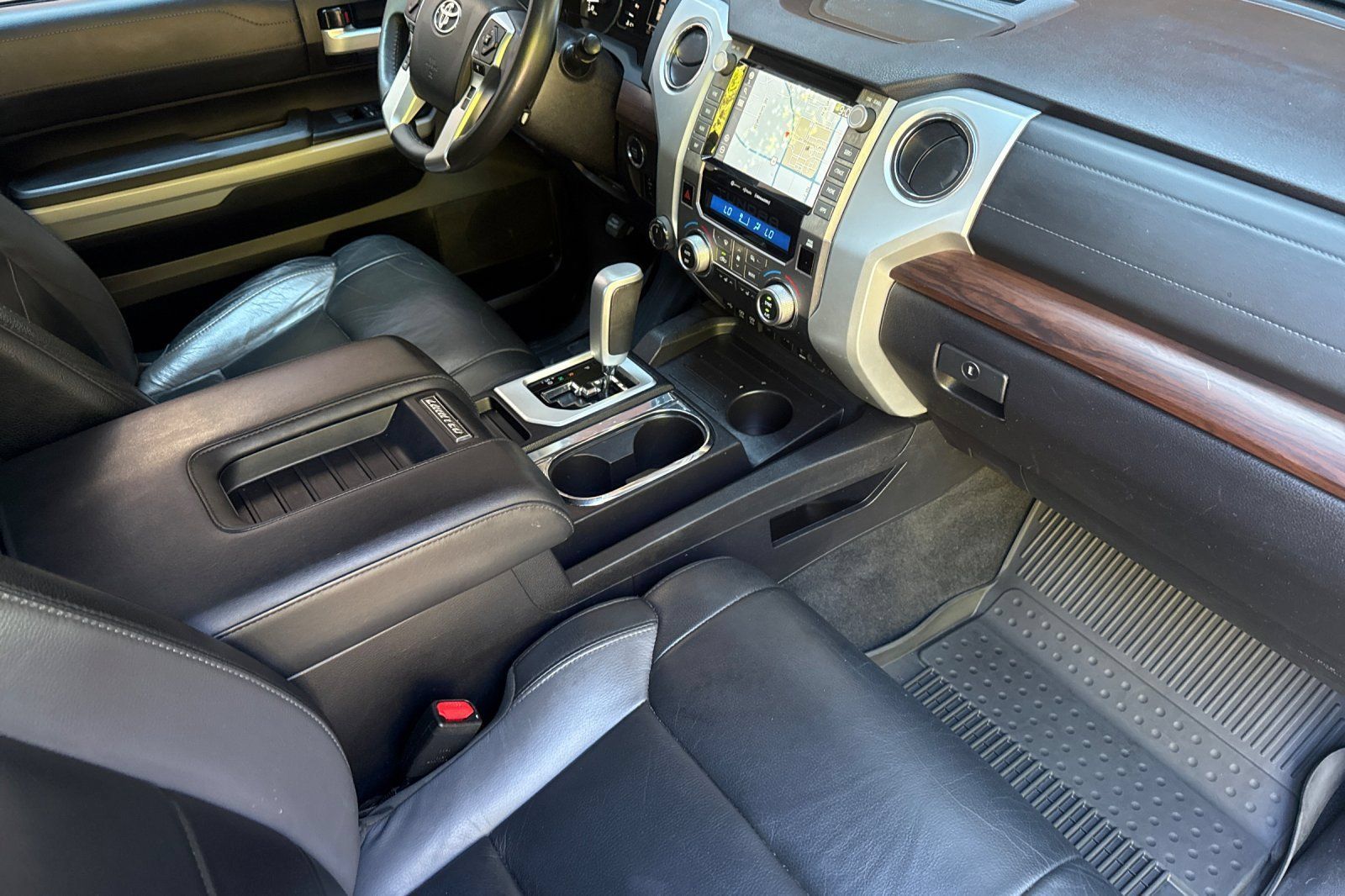 Used 2021 Toyota Tundra Limited w/ Limited Premium Package AWD/4WD image 17