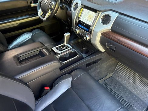 Used 2021 Toyota Tundra Limited w/ Limited Premium Package AWD/4WD image 17