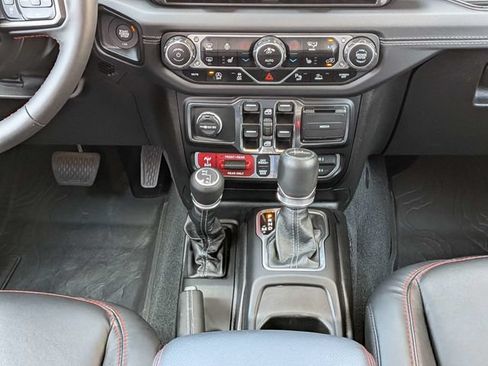 Used 2024 Jeep Gladiator Rubicon w/ Safety Group AWD/4WD image 22