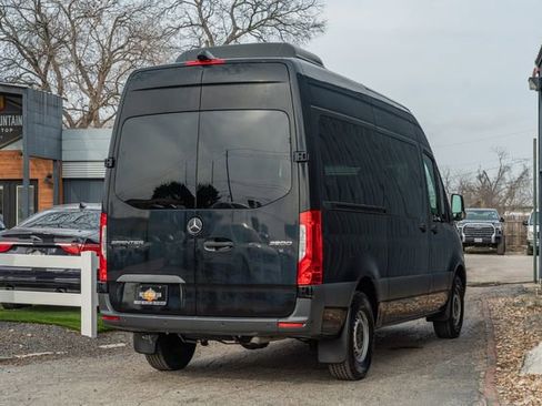 Used 2019 Mercedes-Benz Sprinter 2500 image 6