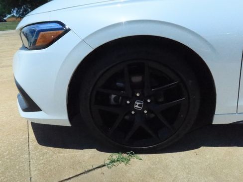 Used 2023 Honda Civic Sport image 7