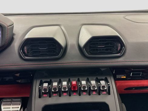 Used 2021 Lamborghini Huracan EVO RWD image 27