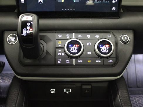 Used 2022 Land Rover Defender 110 X-Dynamic HSE image 27