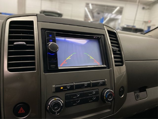 Used 2012 Nissan Frontier SL w/ Moonroof Pkg AWD/4WD image 32