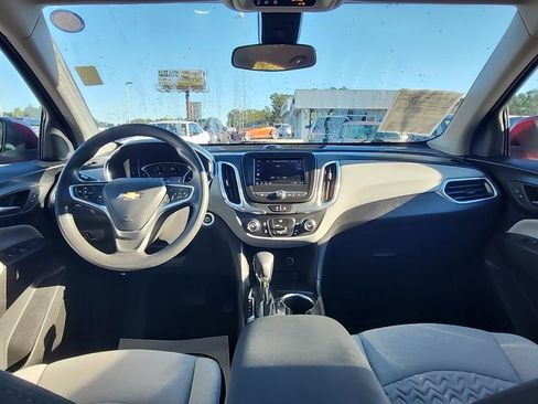 Used 2023 Chevrolet Equinox LT w/ LPO, Floor Liner Package image 3