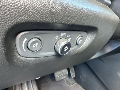 Used 2019 Chevrolet Traverse LT AWD/4WD image 21