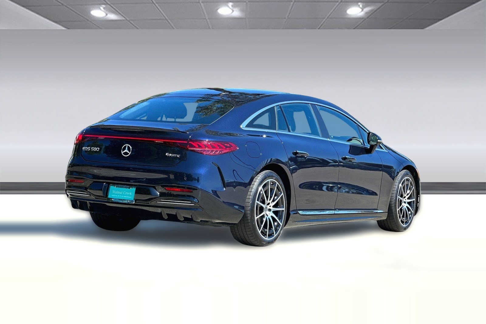 Used 2022 Mercedes-Benz EQS 580 4MATIC Sedan image 3