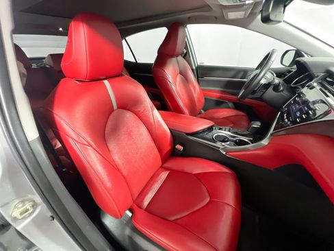 Used 2020 Toyota Camry XSE FWD image 28