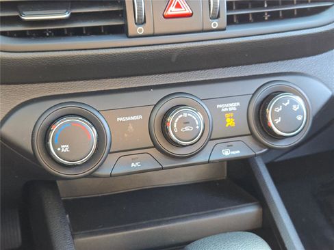 Used 2024 Kia Forte LXS image 27