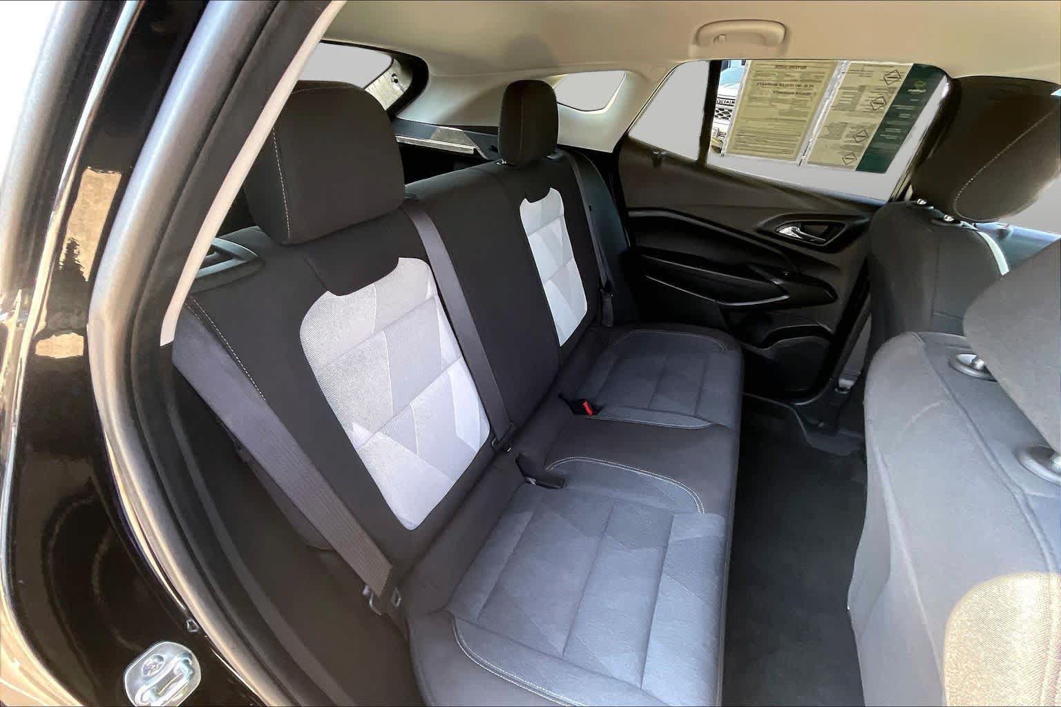 Used 2025 Chevrolet Trax LS FWD image 19