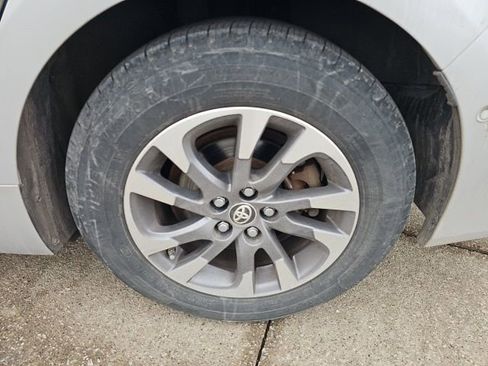 Used 2021 Toyota Prius Limited w/ Premium Convenience Package image 15