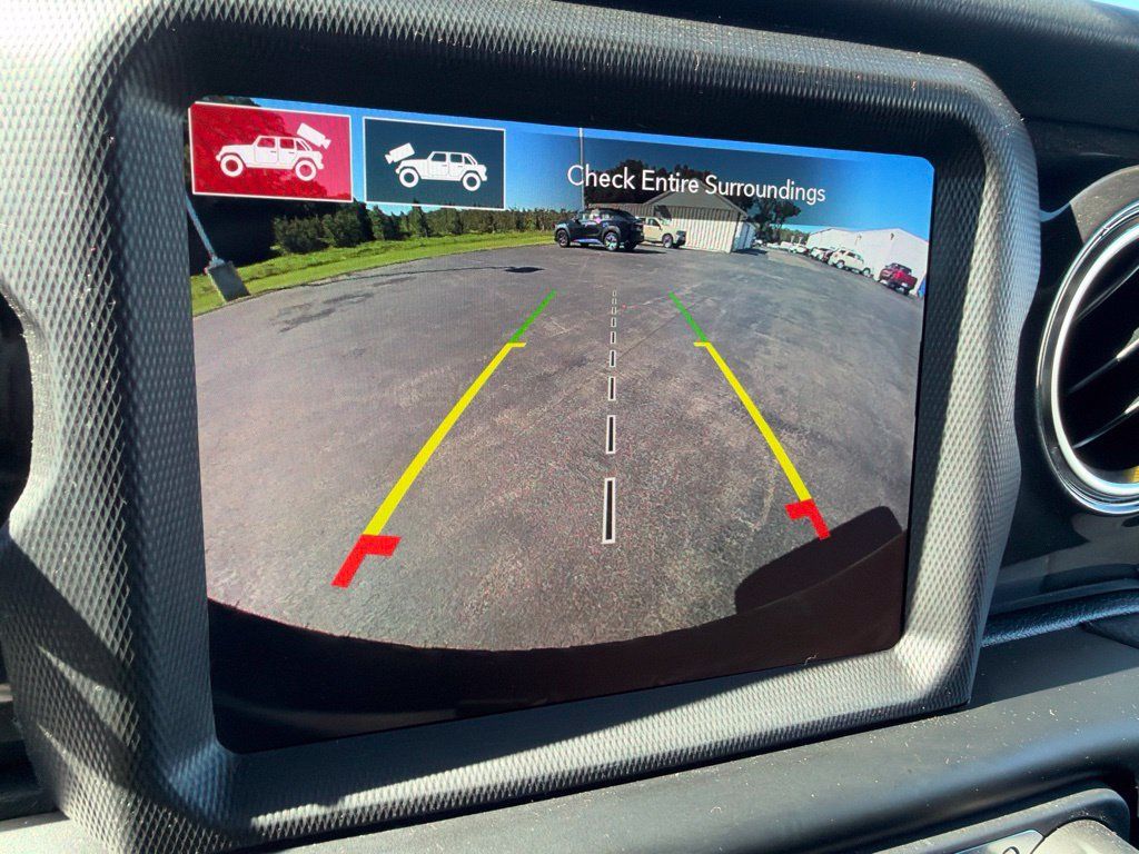 Used 2022 Jeep Wrangler Unlimited Sahara AWD/4WD image 24
