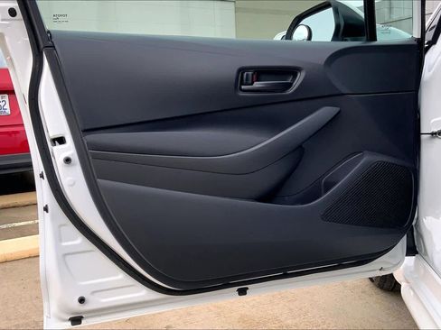 Used 2025 Toyota Corolla LE image 20