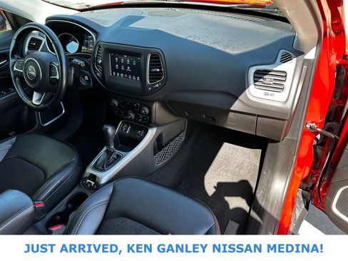 Used 2021 Jeep Compass Latitude FWD image 20
