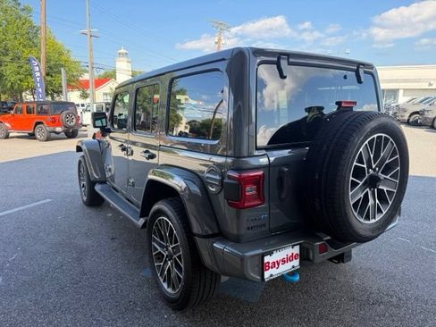 Used 2023 Jeep Wrangler Unlimited Sahara AWD/4WD image 14