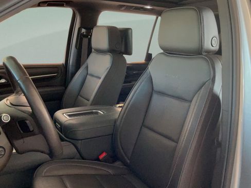 Used 2024 GMC Yukon Denali w/ Advanced Technology Package AWD/4WD image 24