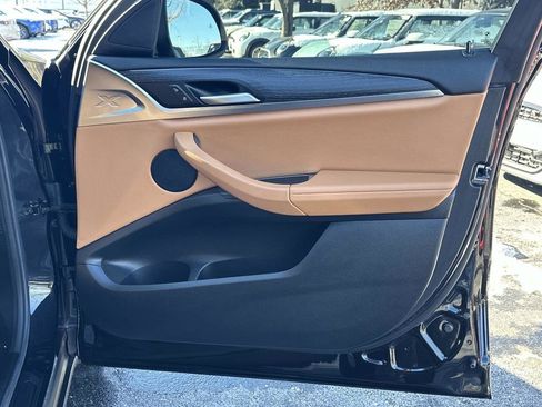 Used 2024 BMW X4 xDrive30i w/ Premium Package image 29