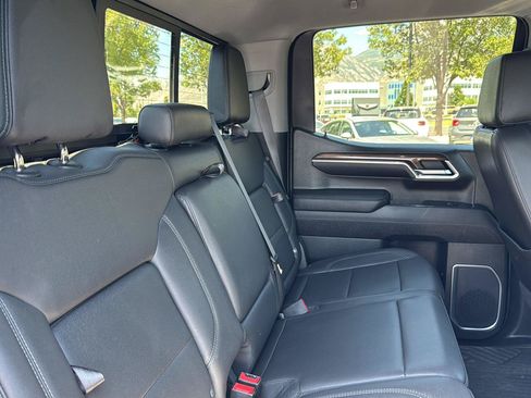 Used 2023 Chevrolet Silverado 1500 LT Trail Boss w/ LT Trail Boss Premium Package AWD/4WD image 17