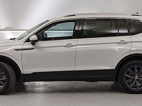 Used 2022 Volkswagen Tiguan SE image 5