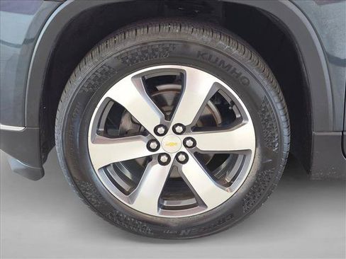 Used 2019 Chevrolet Traverse LT w/ LT Premium Package FWD image 24