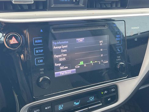 Used 2017 Toyota Corolla LE image 13