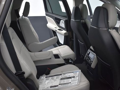 New 2025 Lincoln Aviator Reserve w/ Equipment Group 201A image 14