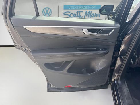 Certified 2026 Volkswagen Atlas Cross Sport SE FWD image 25