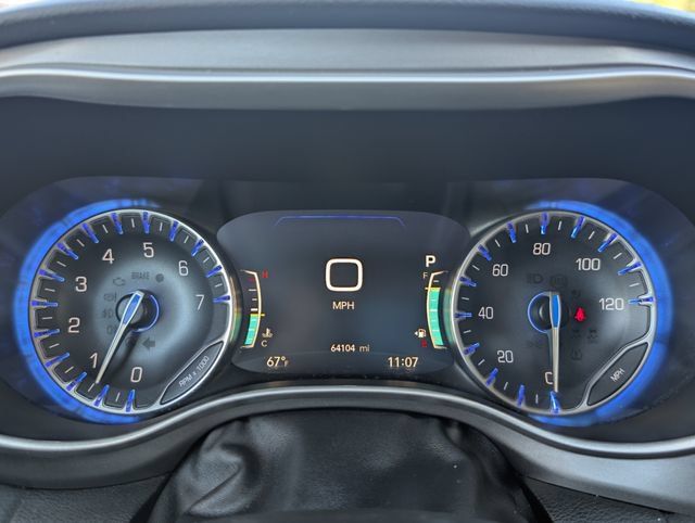Used 2024 Chrysler Pacifica Touring-L FWD image 24
