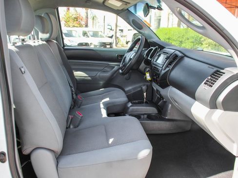 Used 2013 Toyota Tacoma Base image 27