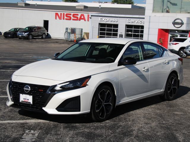 Certified 2025 Nissan Altima 2.5 SR FWD image 6