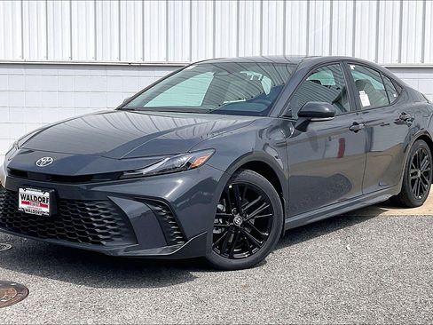New 2026 Toyota Camry SE FWD image 2