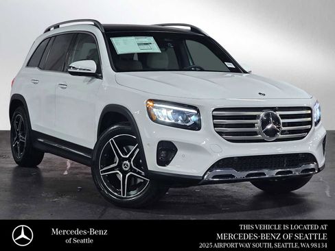 New 2026 Mercedes-Benz GLB 250 4MATIC image 1